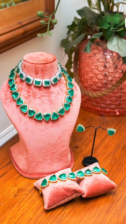 Emerald diamond necklace set