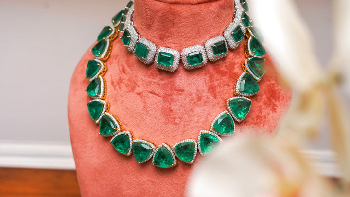 Emerald diamond necklace set