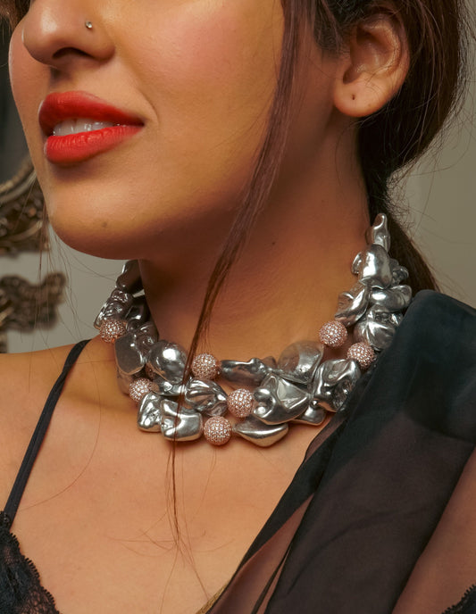 Grey pearl necklace