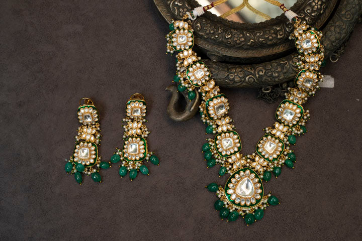 Emerald on sale polki necklace