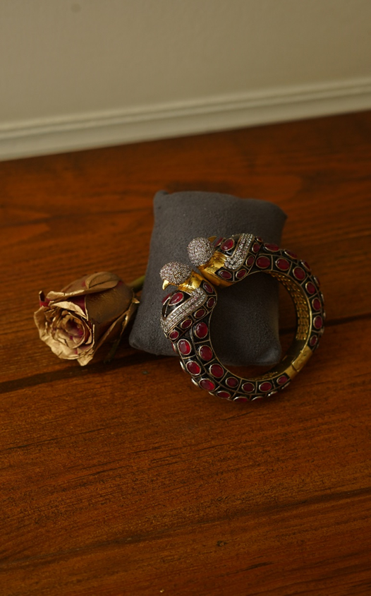 Peacock Bangle (Ruby)