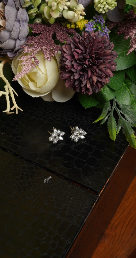 Silver Swaroski Flower Earings